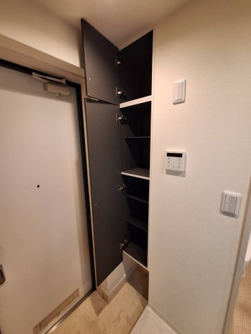 さくら６番館の玄関|別部屋参考写真になります。