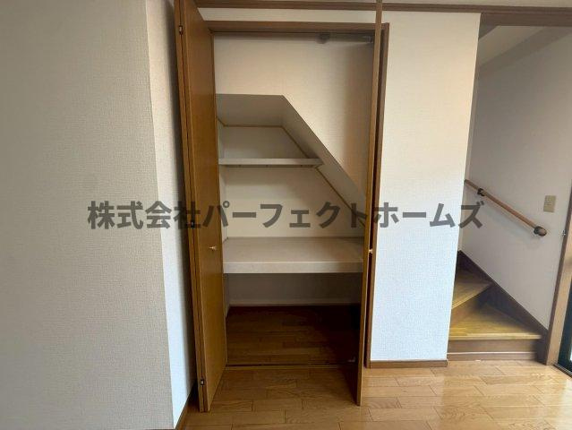 茄子作3丁目戸建　賃貸の収納|こまごまとしたものを収納できそうですね