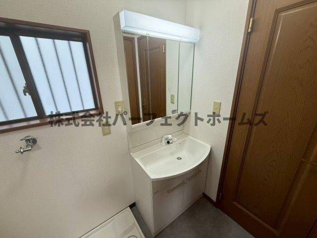 茄子作3丁目戸建　賃貸の独立洗面台|独立洗面台、朝の身支度には欠かせません