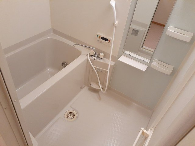 ラフレシール　Ａの浴室