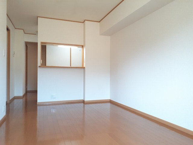 ラフレシール　Ａの居間・リビング