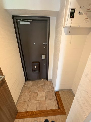 元町ハイツの玄関