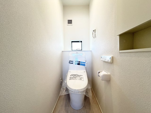 「長期優良住宅認定物件」高知市瀬戸東町3丁目6期　1号棟のトイレ|清潔感あるトイレ空間