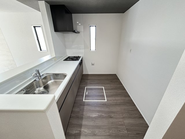 「長期優良住宅認定物件」高知市瀬戸東町3丁目6期　1号棟のキッチン|ゆとりあるキッチンスペース