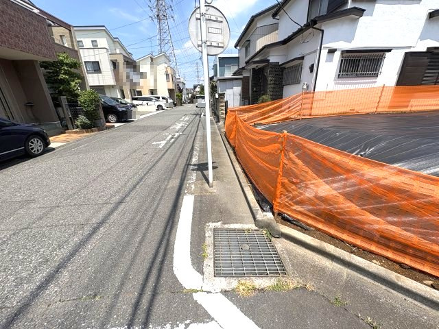 埼玉県戸田市笹目4丁目11番11　売地の前面道路含む現地写真