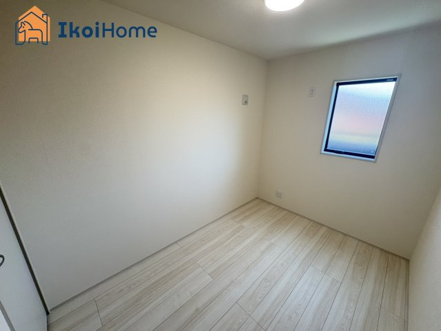 明石市田町1丁目　新築戸建の子供部屋|【ホームページに現地動画掲載中】●年中無休：当日予約可●各部屋にはカーテンレールはついていません。