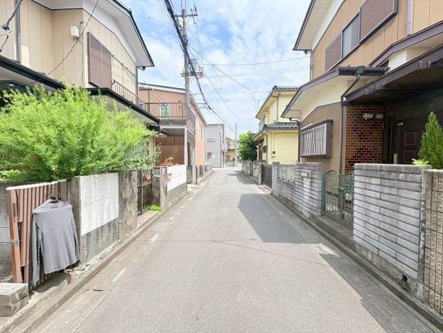 鶴ヶ島市上広谷　建築条件なし売地　東武東上線『鶴ヶ島駅』徒歩6分　【杉下小学区】の前面道路含む現地写真