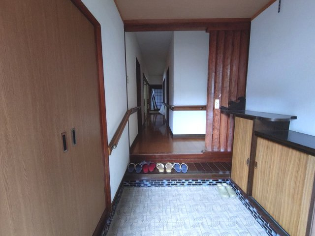 日ノ出町1丁目戸建の玄関