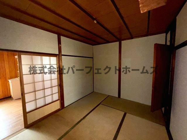 出口2丁目戸建　賃貸の和室|柔らかい畳が心地よい和室