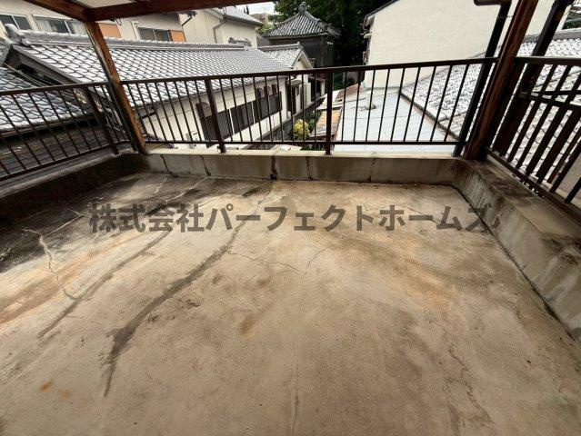 出口2丁目戸建　賃貸のバルコニー|開放的で明るい空間を演出してくれるバルコニーです