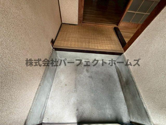 出口2丁目戸建　賃貸の玄関|ゆったりとした玄関です