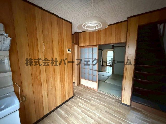 出口2丁目戸建　賃貸の洗面所|広い洗面スペース