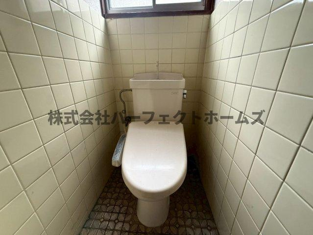 出口2丁目戸建　賃貸の居間・リビング|使いやすいリビングです