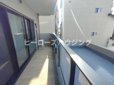 【バルコニー】 | トリニティ豊中本町  | ※同タイプの写真となり、実際のお部屋とは異なる場合があります