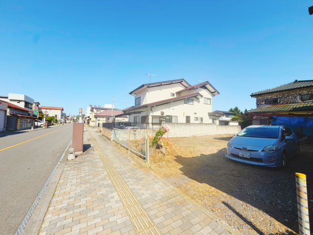 那珂川町馬頭　中古住宅の前面道路含む現地写真