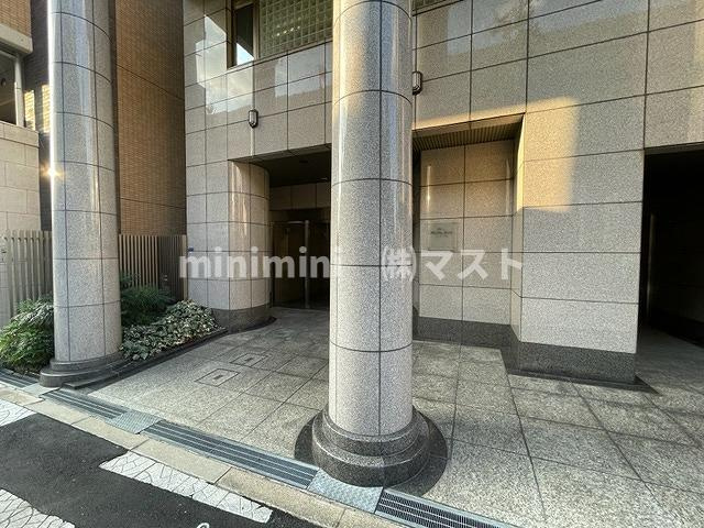 ブランクレール谷町のエントランス