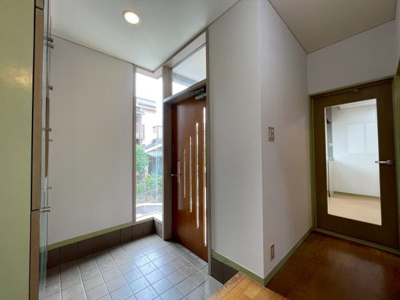 【玄関】 | 立川市栄町2丁目　中古戸建　【全1棟】