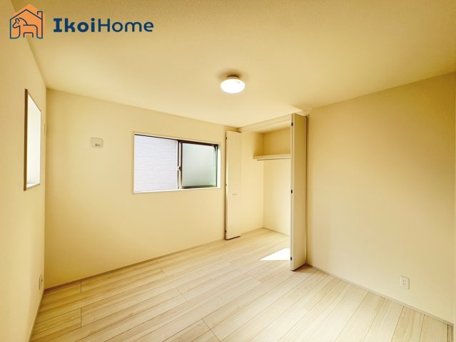 明石市二見町西二見16期　新築戸建の寝室|【ホームページに現地動画掲載中】●年中無休：当日予約可●2階洋室6.1帖のお部屋です！各部屋2面採光