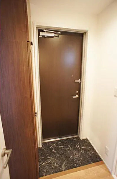 北区滝野川７丁目の賃貸マンションの玄関
