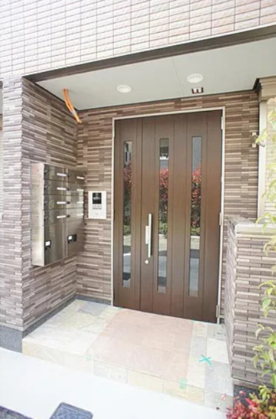 北区滝野川７丁目の賃貸マンションのエントランス
