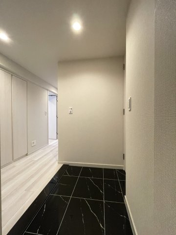 プレミスト京都五条の玄関