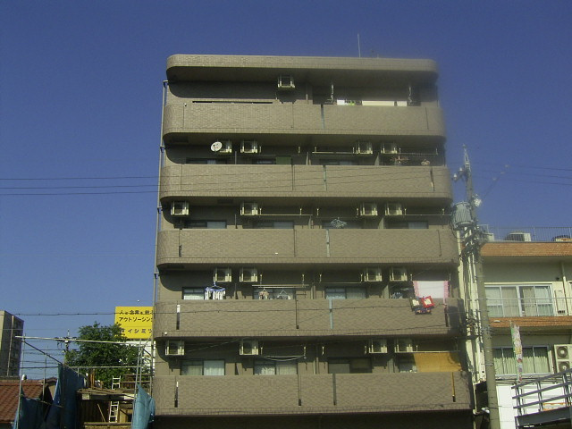 ソレイユ東海通の外観