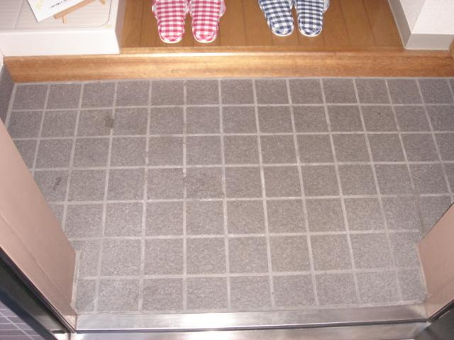 ソレイユ東海通の玄関