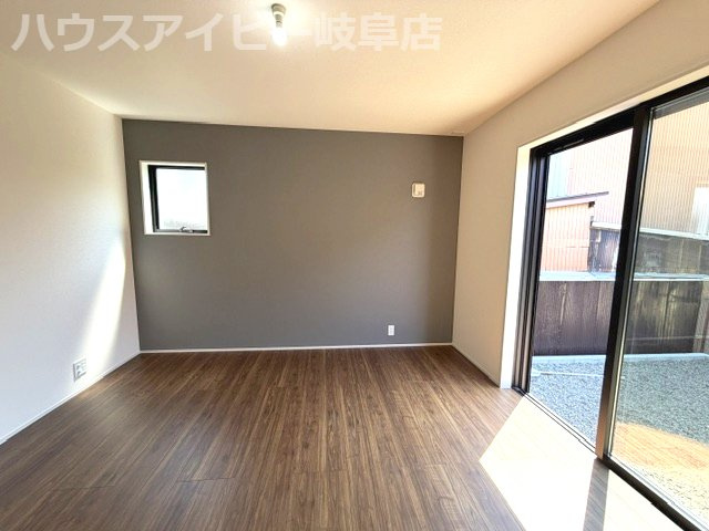 本巣市三橋平屋の新築戸建限定1邸！お車スペース4台可能！モレラ岐阜まで徒歩7分！暮らしやすい動線！の洋室|本巣市三橋平屋の新築戸建限定1邸！お車スペース4台可能！モレラ岐阜まで徒歩7分！暮らしやすい動線！