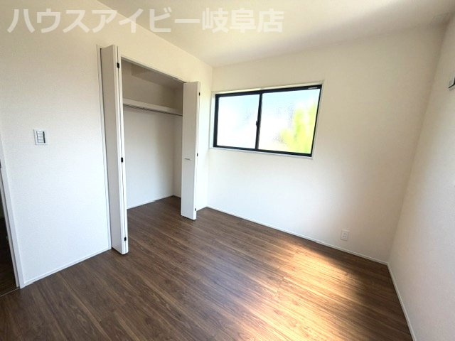 本巣市三橋平屋の新築戸建限定1邸！お車スペース4台可能！モレラ岐阜まで徒歩7分！暮らしやすい動線！の洋室|本巣市三橋平屋の新築戸建限定1邸！お車スペース4台可能！モレラ岐阜まで徒歩7分！暮らしやすい動線！