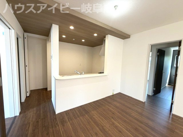 【居間・リビング】の画像
