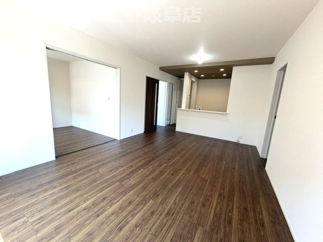 【居間・リビング】の画像