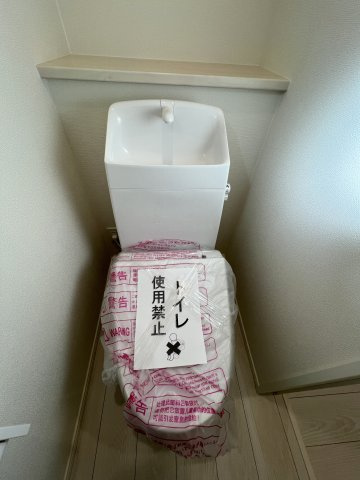 福生市熊川　新築戸建全2棟のトイレ|2階トイレには快適な温水洗浄便座付