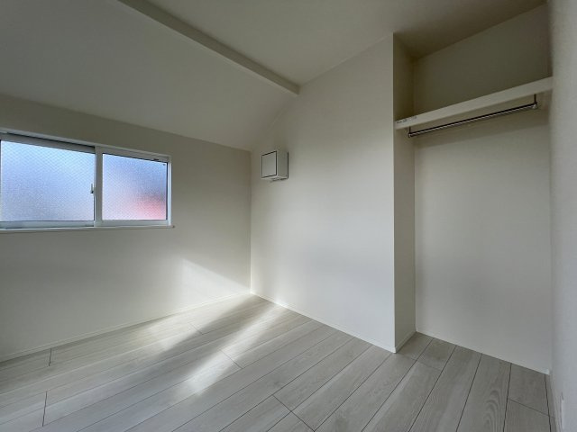 福生市熊川　新築戸建全2棟の洋室|【洋室3】収納スペース