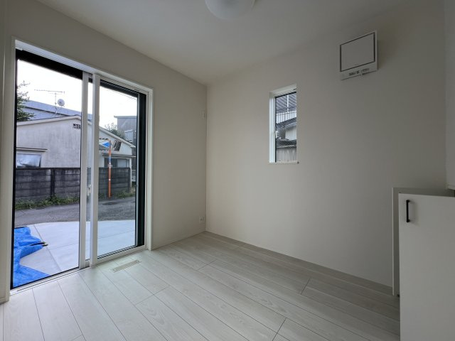 福生市熊川　新築戸建全2棟の洋室|【洋室4】3.75帖の洋室｡LDKから目が届きやすく、キッズスペースにも◎