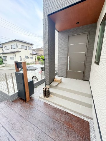 鶴ヶ島市脚折　新築分譲　東武東上線『若葉駅』徒歩19分　【第一小学区】の玄関