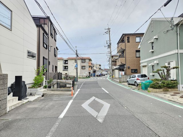 【前面道路含む現地写真】の画像