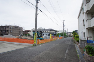 【前面道路含む現地写真】