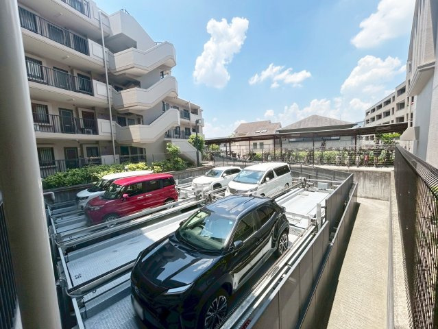 サンマンションベルデール香里翠香園の駐車場