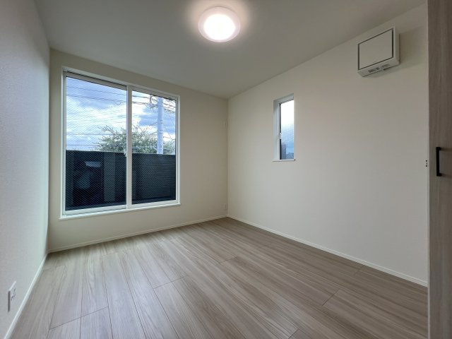 福生市熊川　新築戸建全2棟の洋室|【洋室2】5.25帖