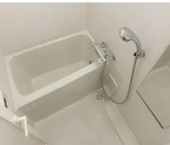 小林ビルの浴室|コンパクトで使いやすいお風呂です