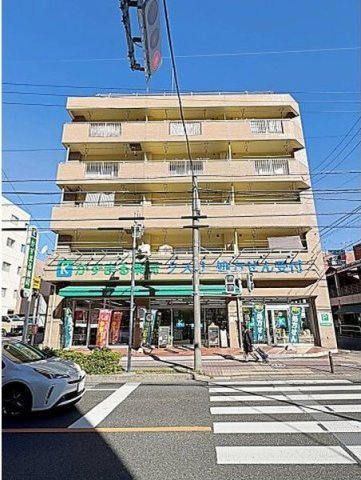 富佳ビルのロビー