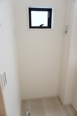 越谷市赤山町3丁目 新築分譲住宅のランドリースペース