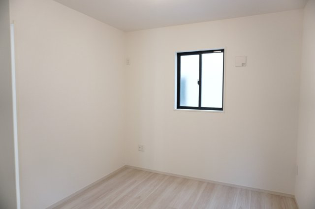 越谷市赤山町3丁目 新築分譲住宅の洋室|1階 5.2帖
