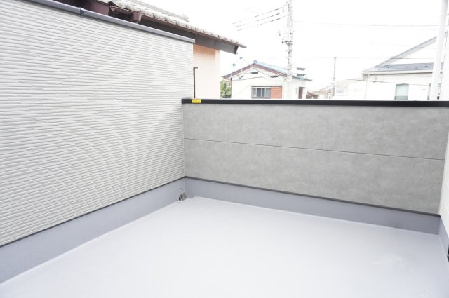 越谷市赤山町3丁目 新築分譲住宅のバルコニー