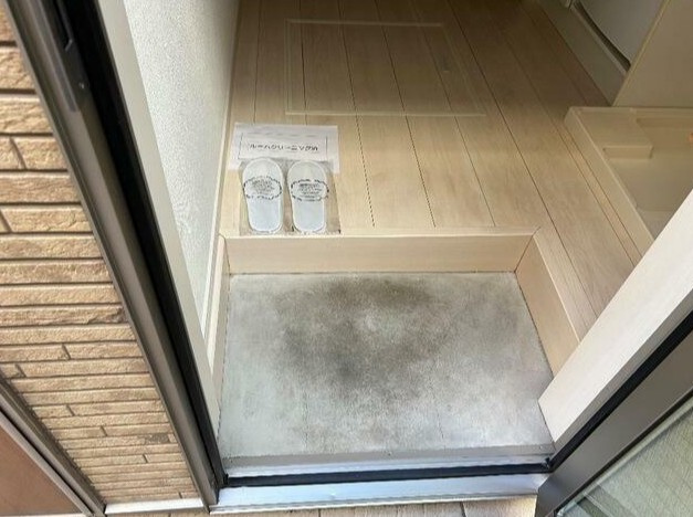 足立区舎人５丁目のアパートの玄関