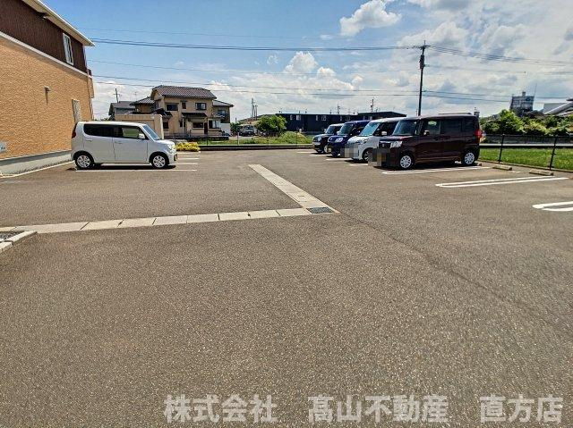 北九州市八幡西区木屋瀬４丁目のアパートの駐車場