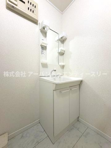 高根貸家の洗面所