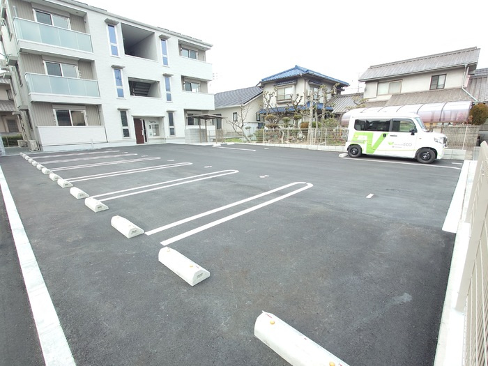 Mon Reve 2025の駐車場