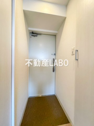 セオリー大阪ベイステージの玄関