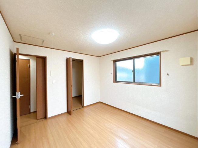 【洋室】 | 牛久市さくら台3丁目　中古戸建 | 木の温もりがやさしいフローリング♪